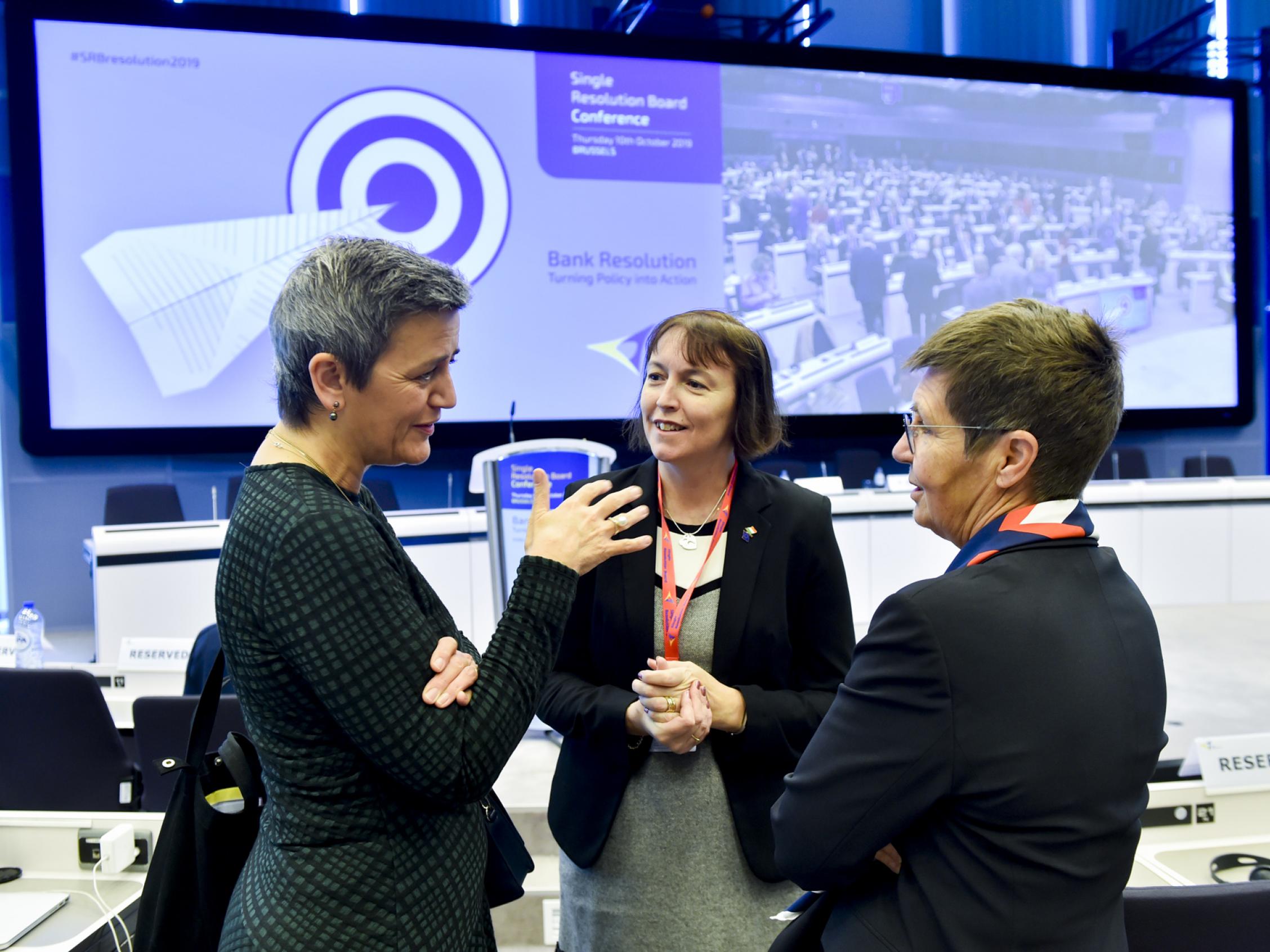 Elke König, Sharon Donnery and Magrethe Vestager