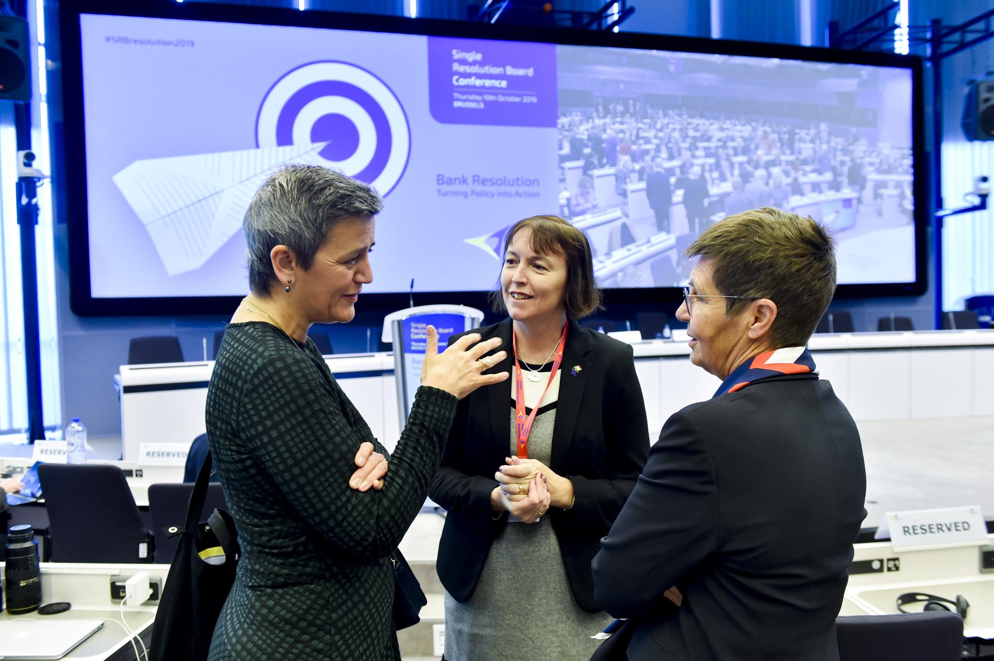 Elke König, Sharon Donnery and Magrethe Vestager